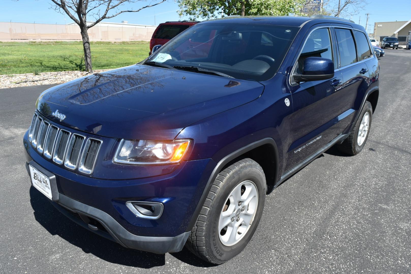 2014 Blue /Black Jeep Grand Cherokee Laredo (1C4RJFAG6EC) with an 3.6L V6 24 Valve VVT engine, 8-Speed Automatic transmission, located at 1600 E Hwy 44, Rapid City, SD, 57703, (605) 716-7878, 44.070232, -103.171410 - Photo#2